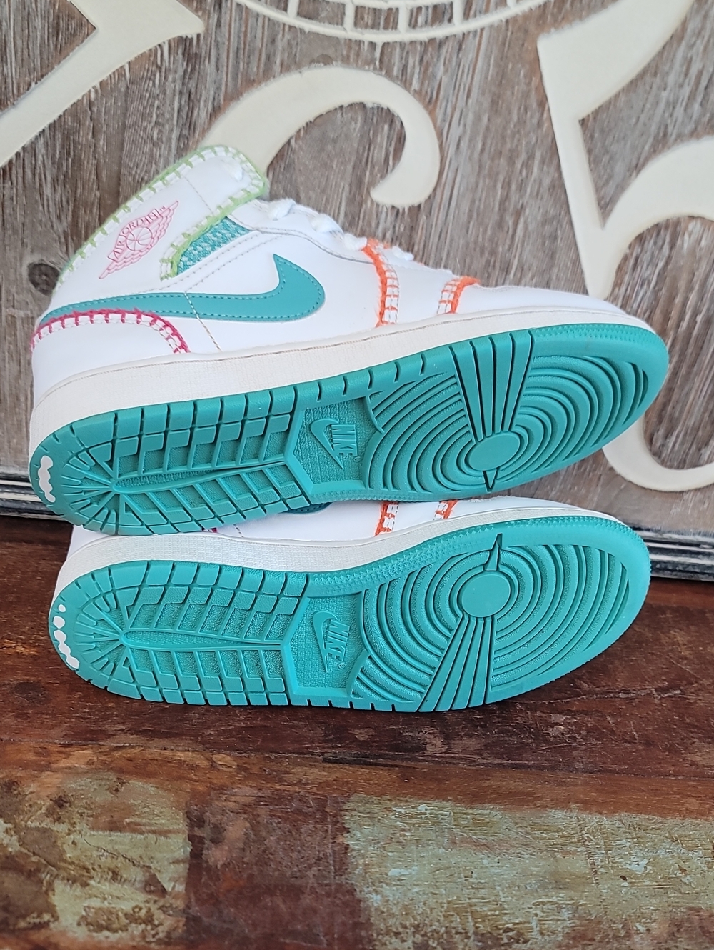 Nike Air Jordan 1 Mid SE 'Multi Knit' Wmns 6.5 (Good Condition) Fast Shipping - Picture 14 of 15